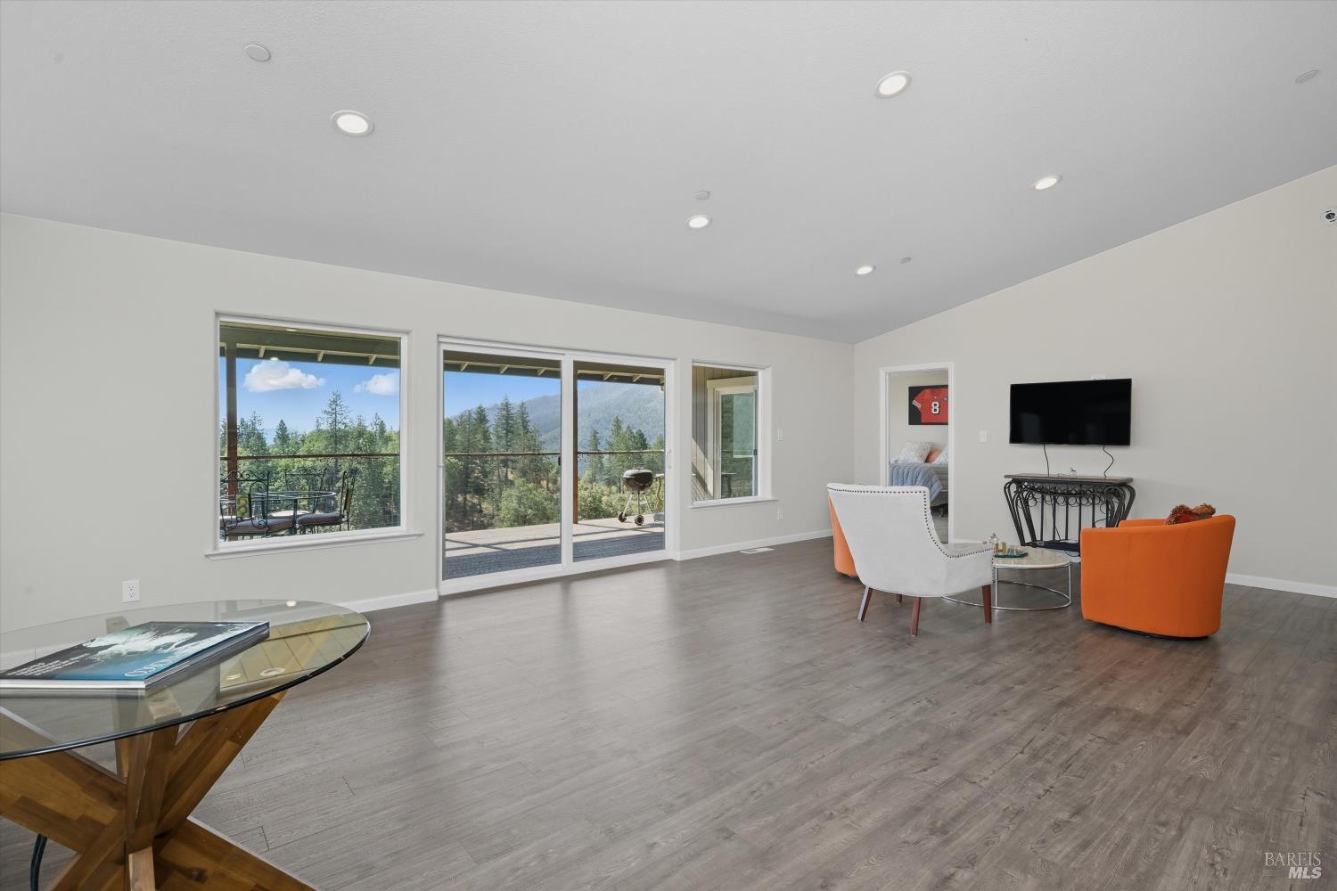 Detail Gallery Image 9 of 40 For 9781 Venturi Dr, Cobb,  CA 95426 - 4 Beds | 2/1 Baths