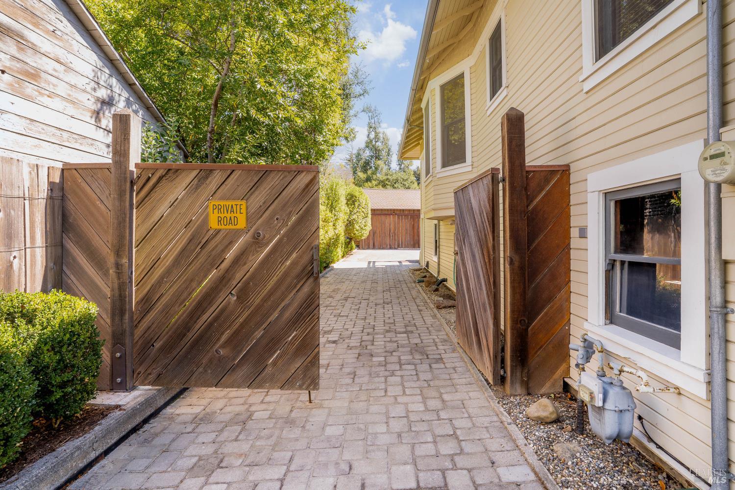 Detail Gallery Image 7 of 94 For 362 Jefferson St, Napa,  CA 94559 - 2 Beds | 2 Baths