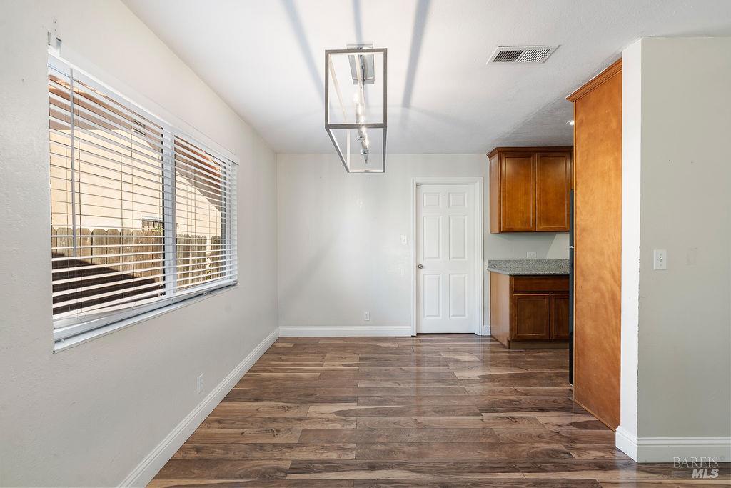 Detail Gallery Image 8 of 36 For 9 Falcon Dr, Vallejo,  CA 94589 - 4 Beds | 2 Baths