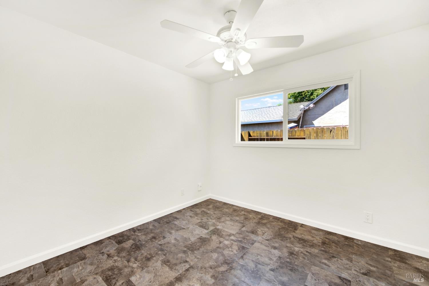 Detail Gallery Image 39 of 56 For 640 Berkshire Dr, Dixon,  CA 95620 - 4 Beds | 2 Baths