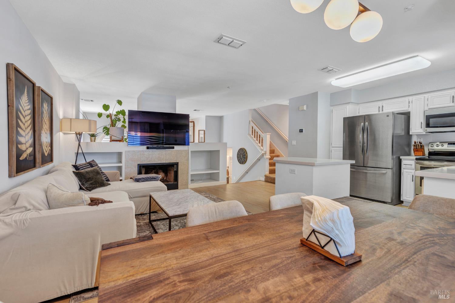 Detail Gallery Image 11 of 23 For 485 E 5th St, Benicia,  CA 94510 - 3 Beds | 2/1 Baths