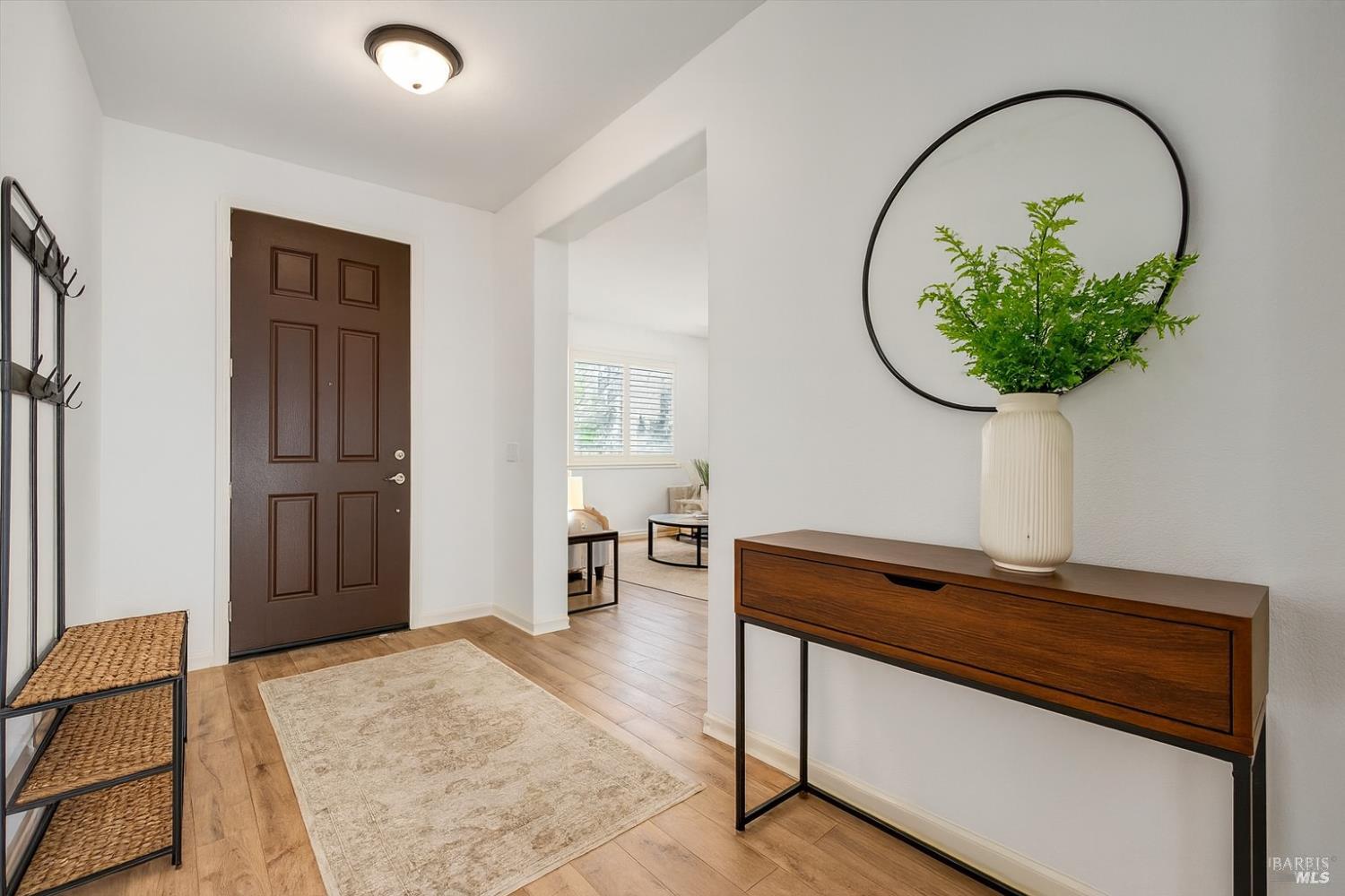 Detail Gallery Image 8 of 32 For 236 Cogburn Way, Vacaville,  CA 95687 - 5 Beds | 2/1 Baths