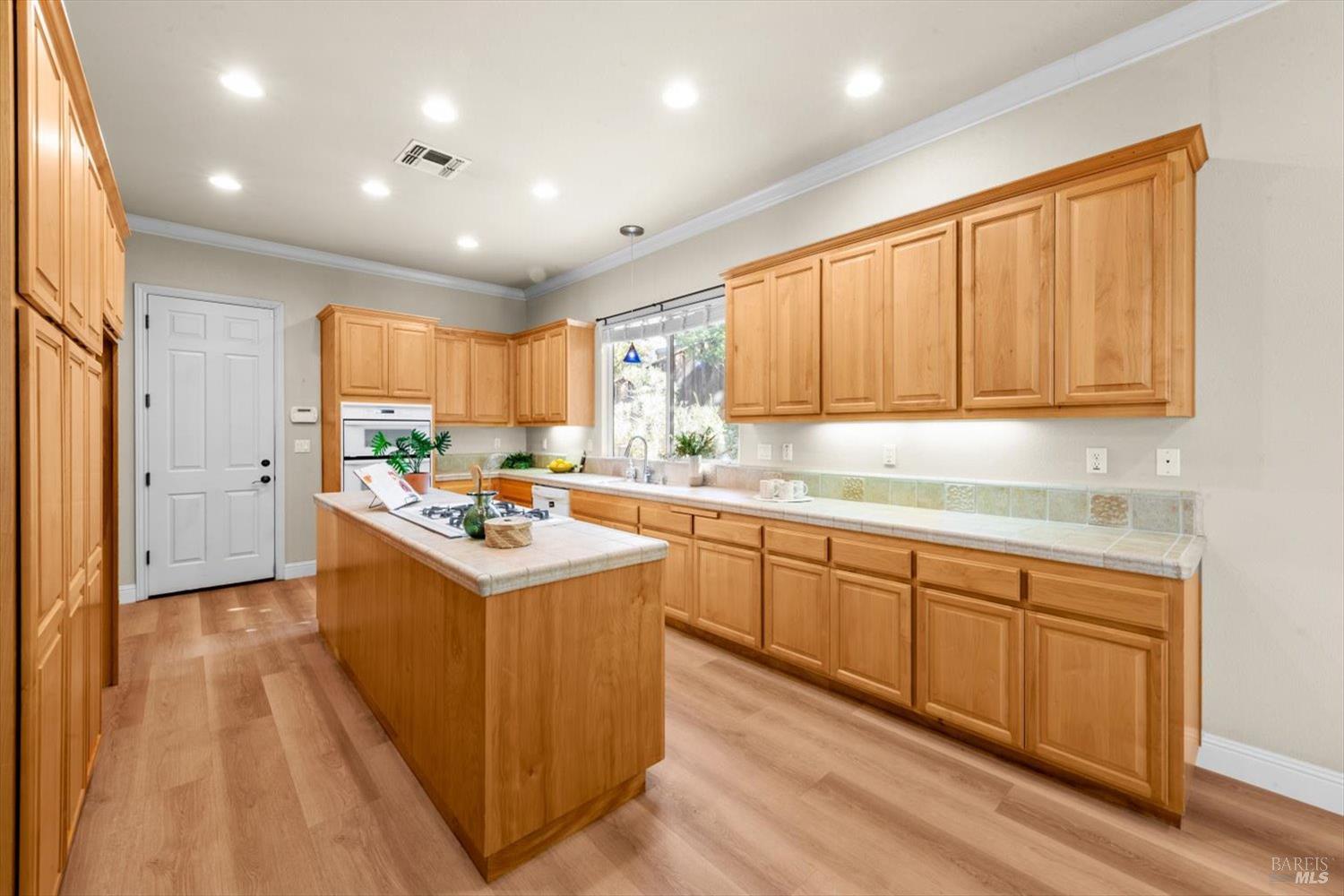 Detail Gallery Image 22 of 51 For 1200 Terrace Ct, Vacaville,  CA 95687 - 4 Beds | 2 Baths