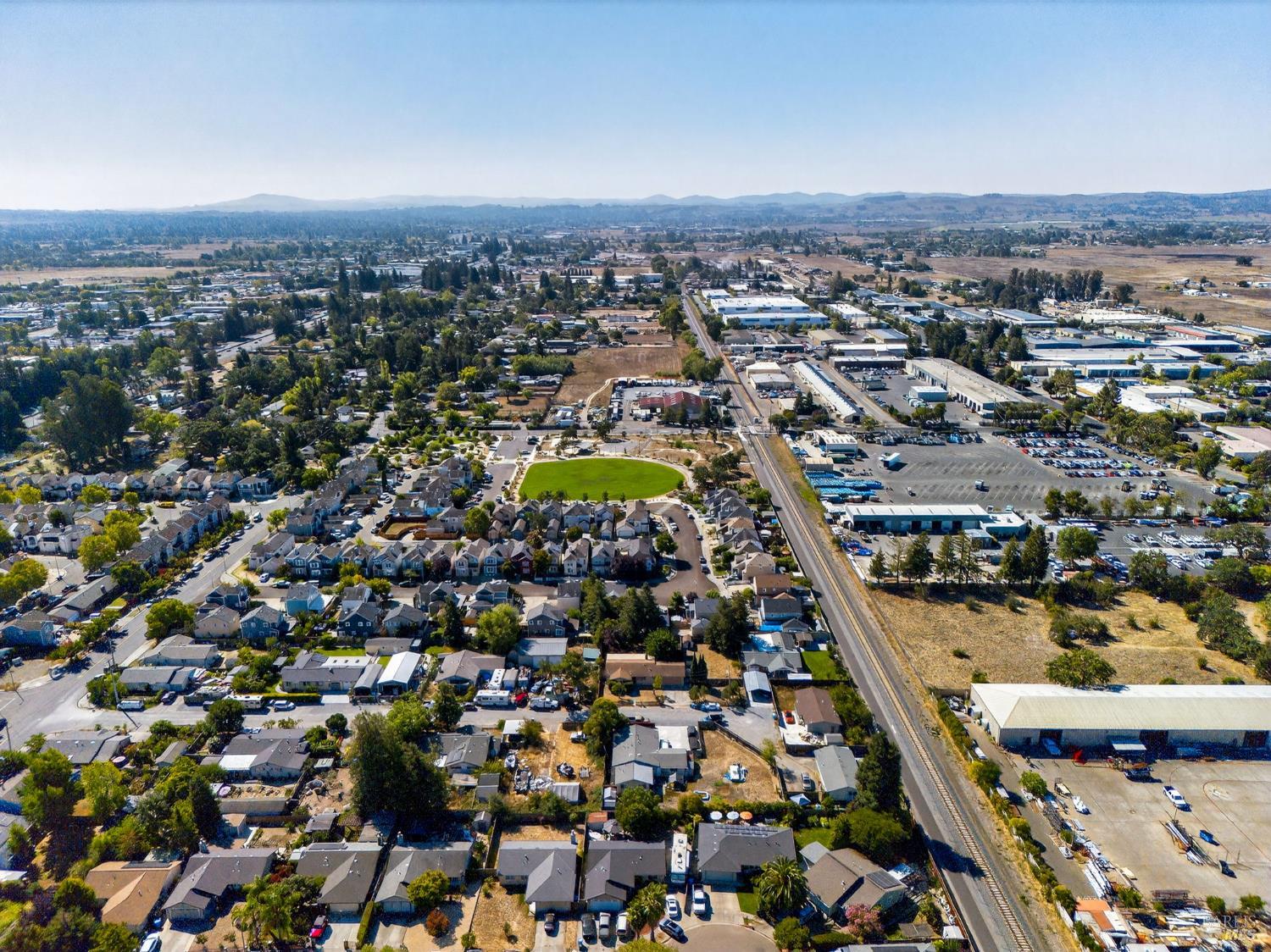 Detail Gallery Image 38 of 41 For 192 Winston Dr, Santa Rosa,  CA 95407 - 3 Beds | 1/1 Baths