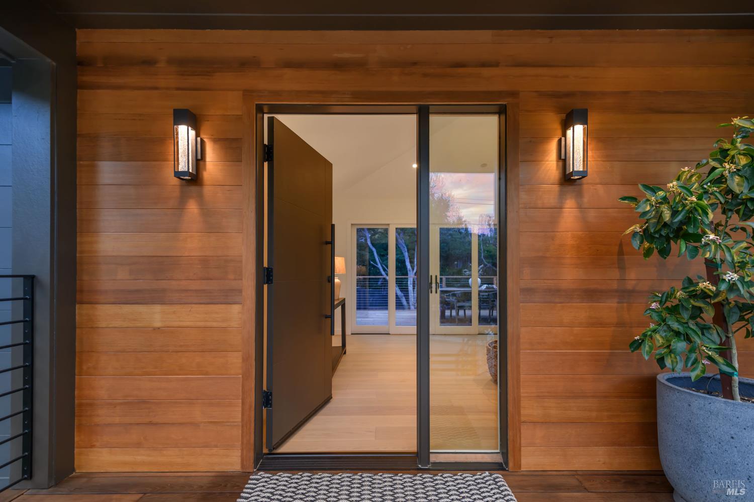 Detail Gallery Image 5 of 72 For 402 Alexander Ave, Larkspur,  CA 94939 - 5 Beds | 3/1 Baths
