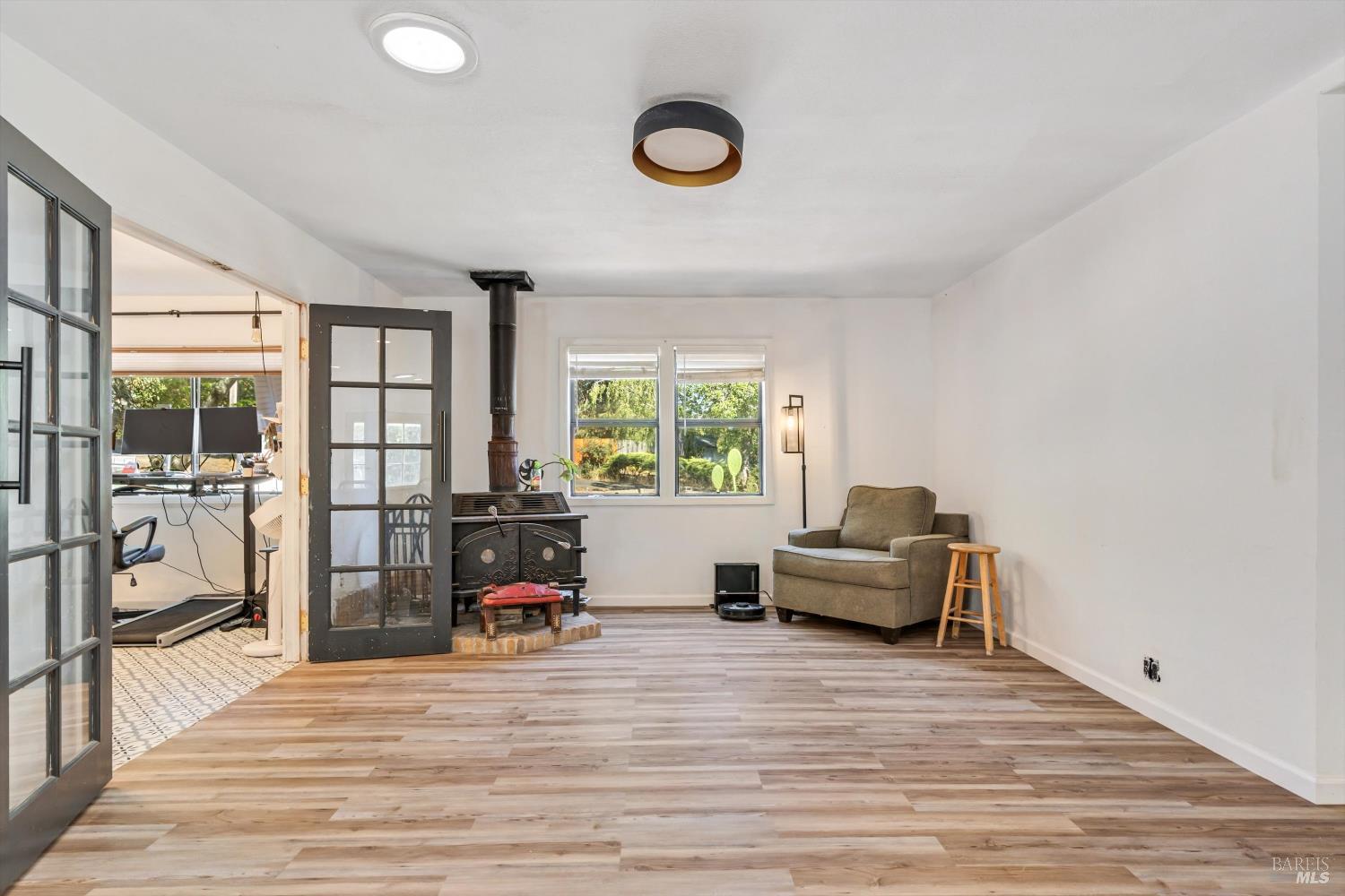 Detail Gallery Image 10 of 40 For 8061 Elphick Rd, Sebastopol,  CA 95472 - 4 Beds | 2/1 Baths