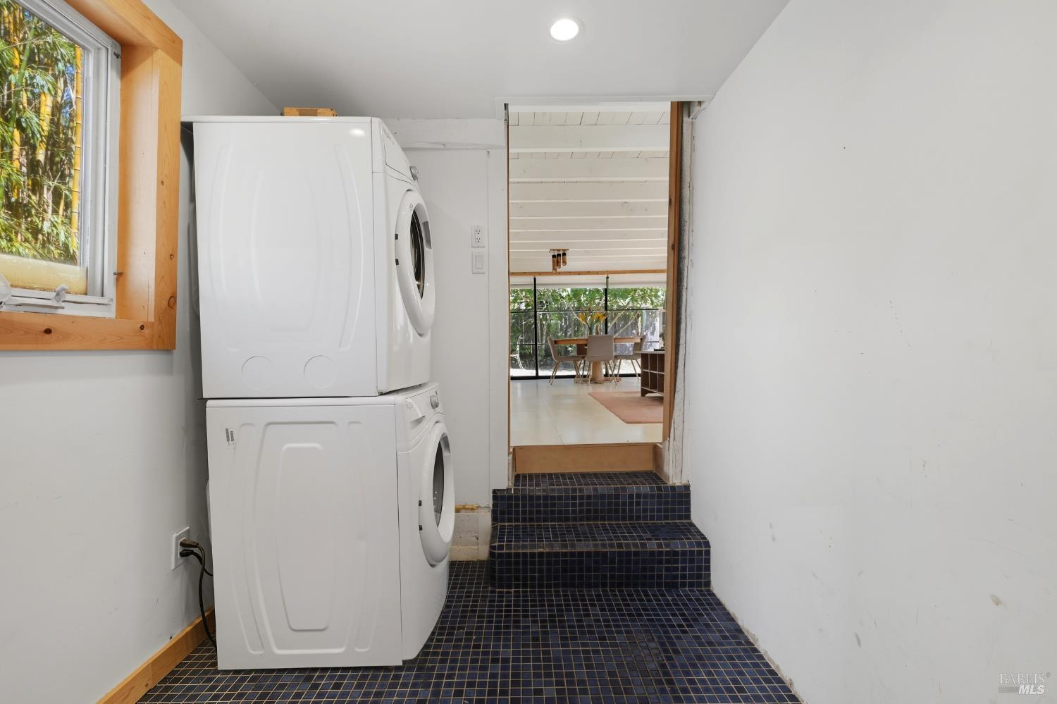 Detail Gallery Image 11 of 64 For 192 Atherton Ave, Novato,  CA 94945 - 3 Beds | 2 Baths