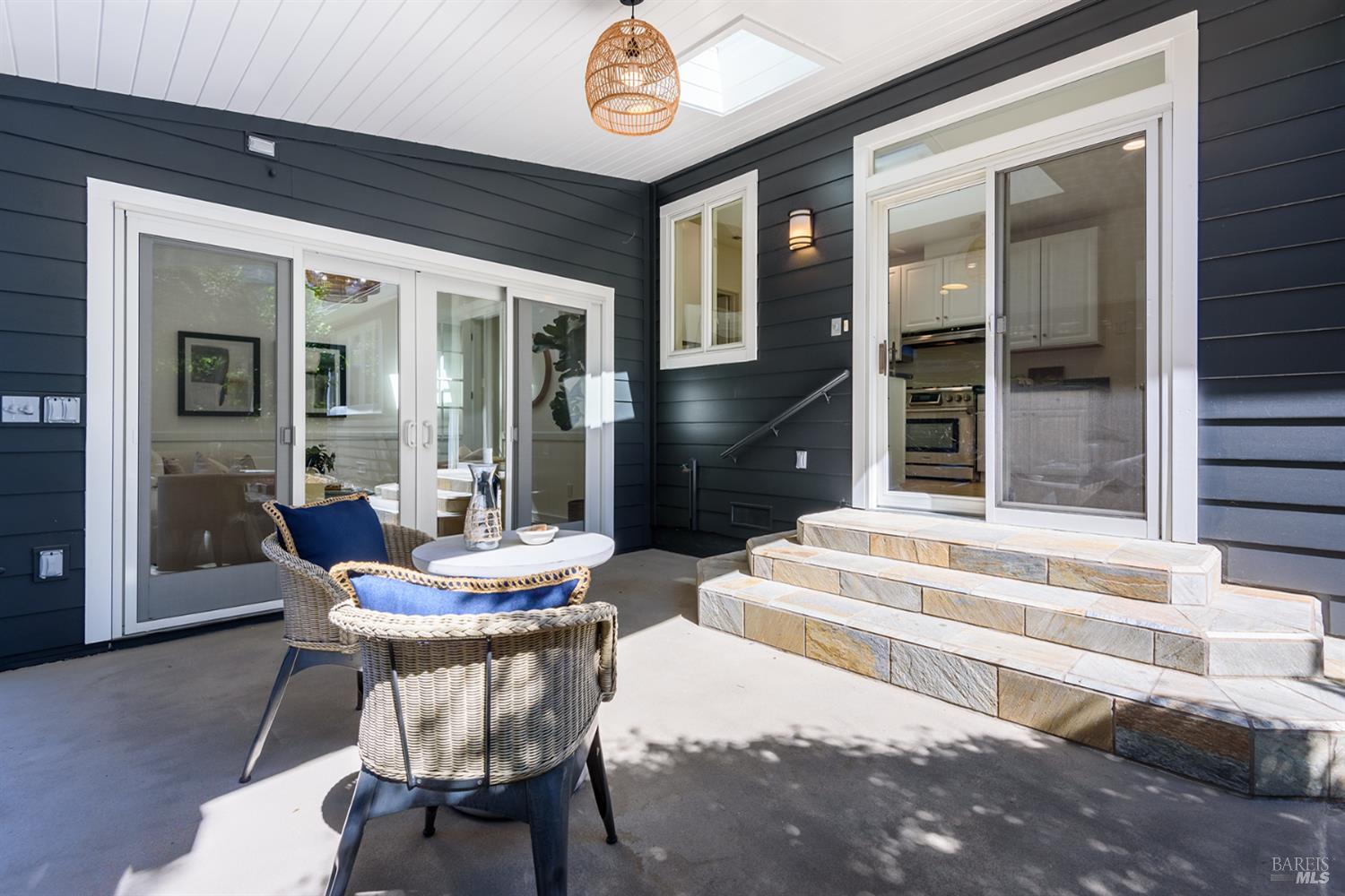 Detail Gallery Image 23 of 25 For 28 Hillview Ave, San Rafael,  CA 94901 - 3 Beds | 1 Baths