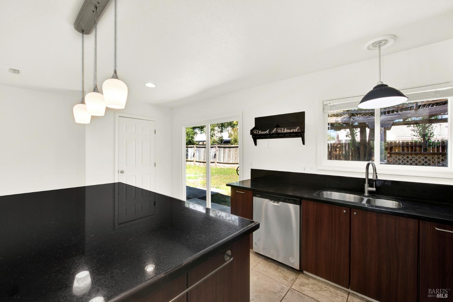 Detail Gallery Image 28 of 56 For 640 Berkshire Dr, Dixon,  CA 95620 - 4 Beds | 2 Baths