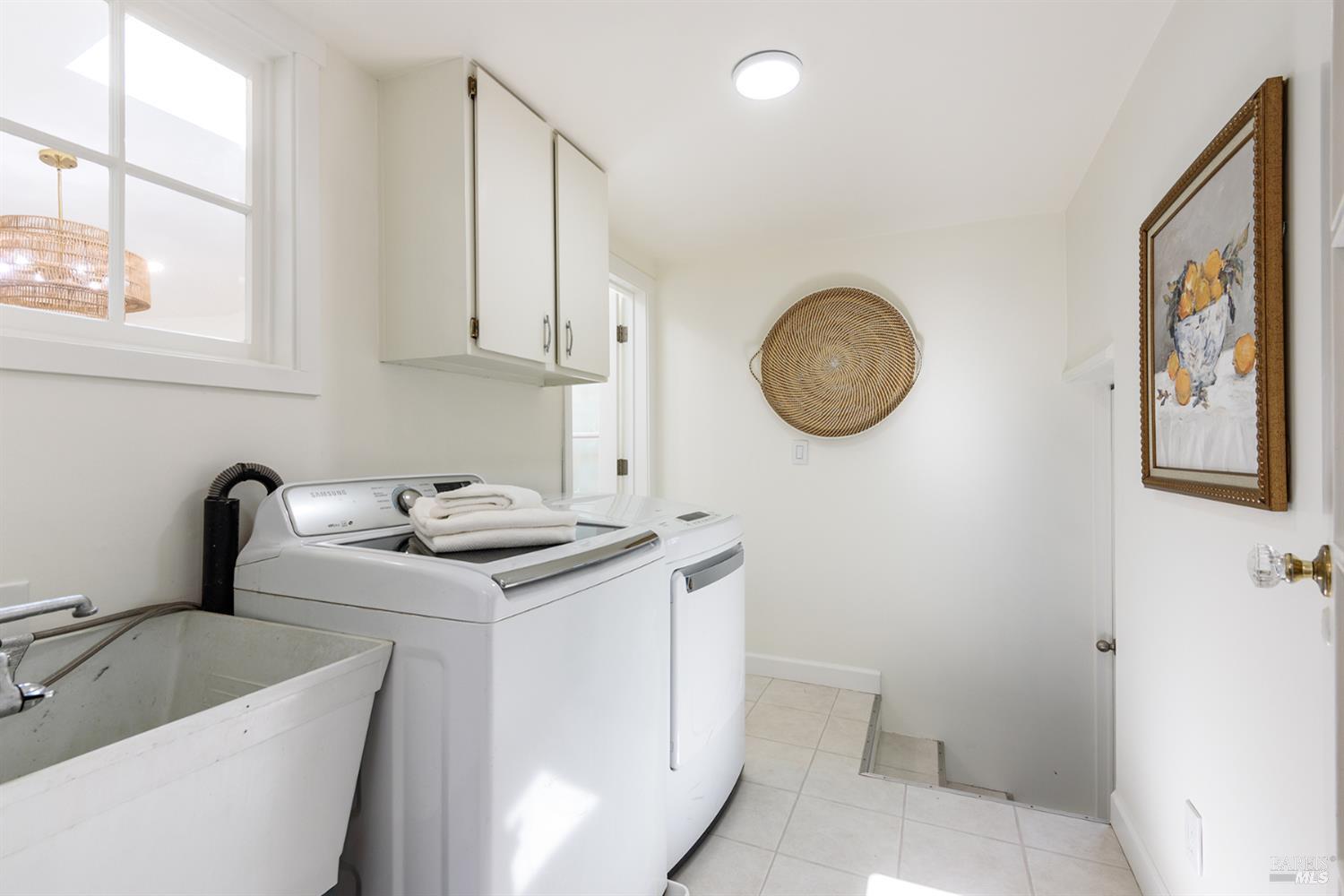 Detail Gallery Image 8 of 25 For 28 Hillview Ave, San Rafael,  CA 94901 - 3 Beds | 1 Baths
