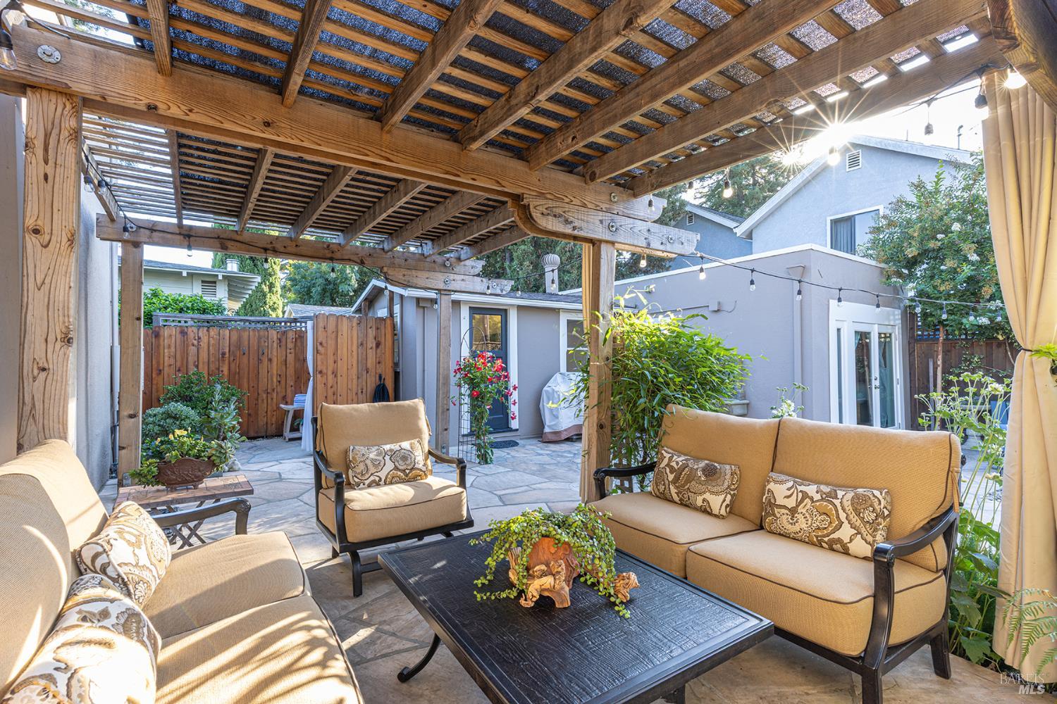 Detail Gallery Image 3 of 49 For 747 Seymour St, Napa,  CA 94559 - 2 Beds | 1/1 Baths