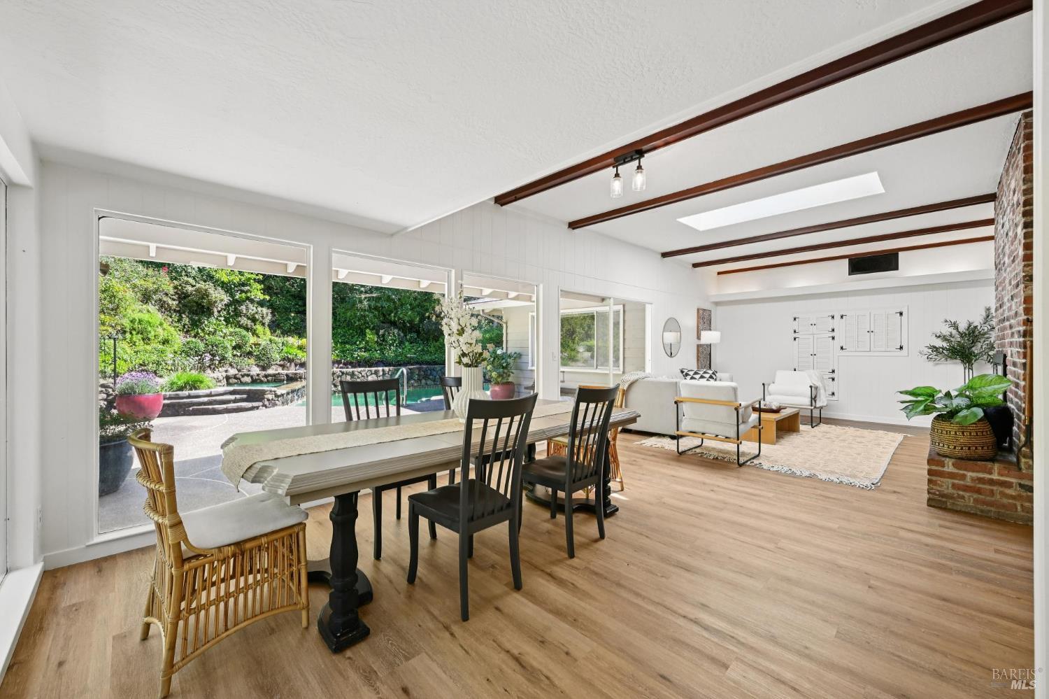 Detail Gallery Image 18 of 74 For 135 Spring Grove Ave, San Rafael,  CA 94901 - 6 Beds | 5/2 Baths