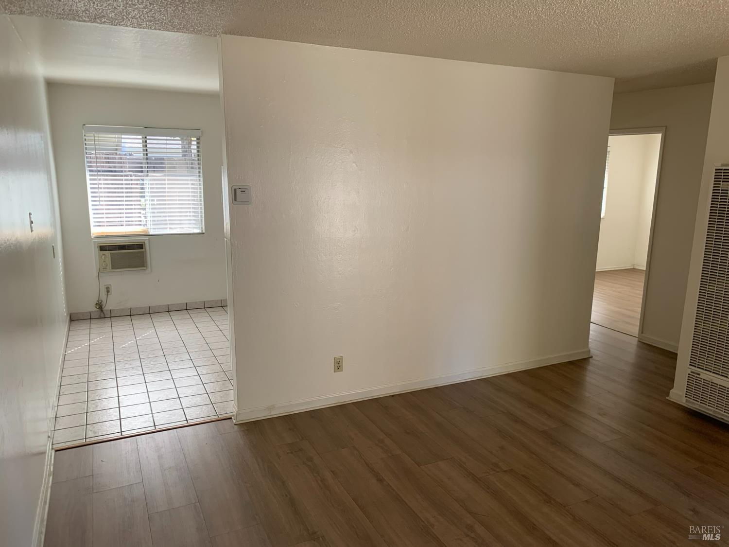 Detail Gallery Image 5 of 9 For 205 Alaska Ave, Fairfield,  CA 94533 - – Beds | – Baths