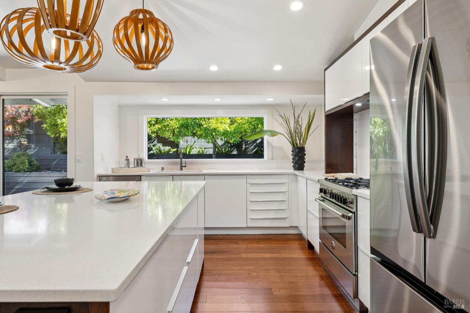 Detail Gallery Image 26 of 48 For 576 Wakerobin Ln, San Rafael,  CA 94903 - 3 Beds | 2 Baths