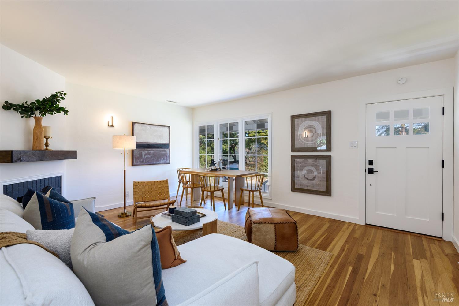 Detail Gallery Image 3 of 25 For 28 Hillview Ave, San Rafael,  CA 94901 - 3 Beds | 1 Baths