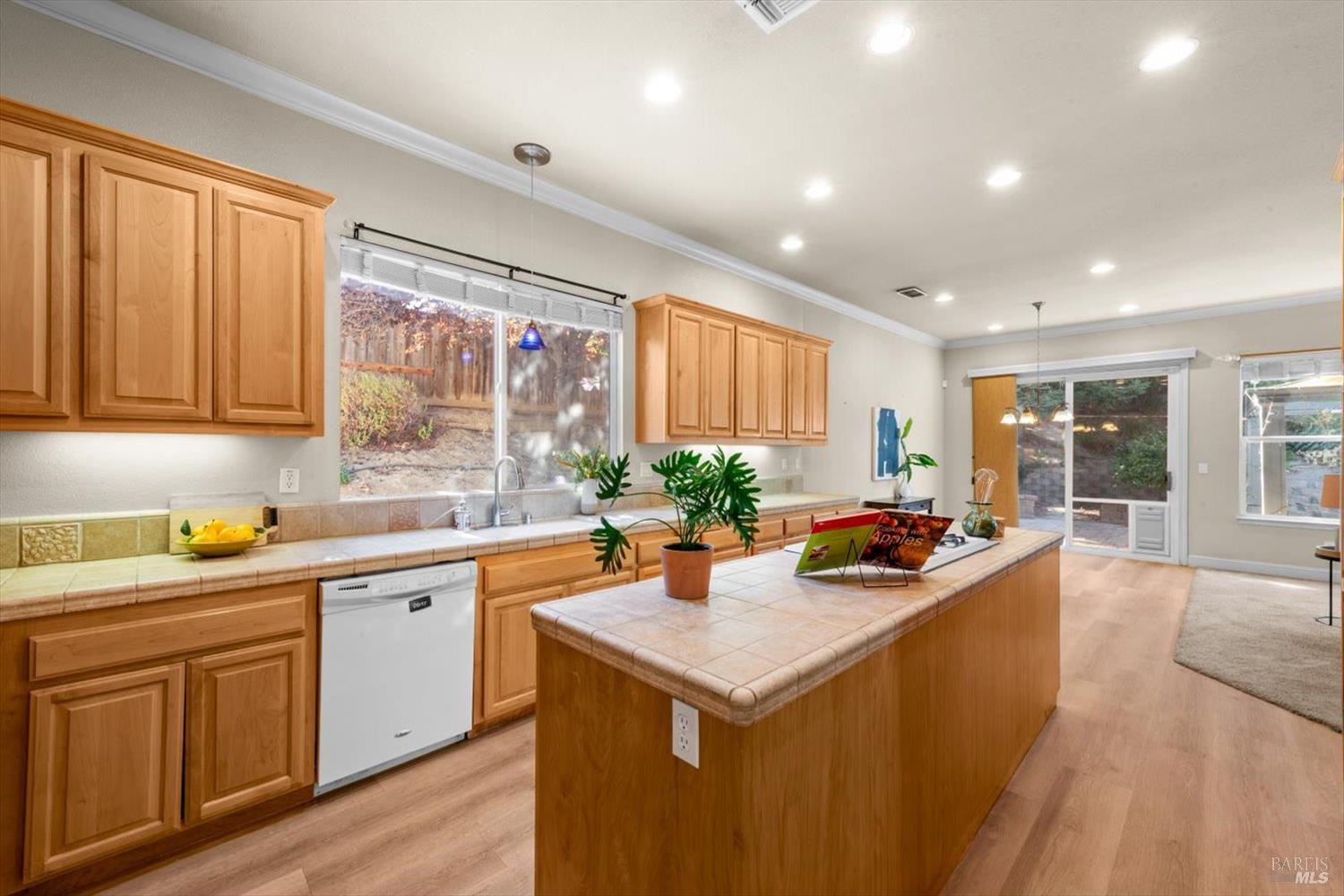 Detail Gallery Image 23 of 51 For 1200 Terrace Ct, Vacaville,  CA 95687 - 4 Beds | 2 Baths