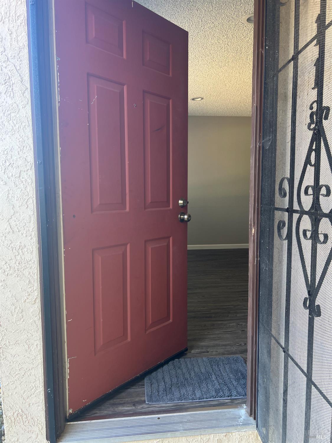 Detail Gallery Image 4 of 37 For 1136 Woodridge Dr, Vacaville,  CA 95687 - 3 Beds | 2 Baths