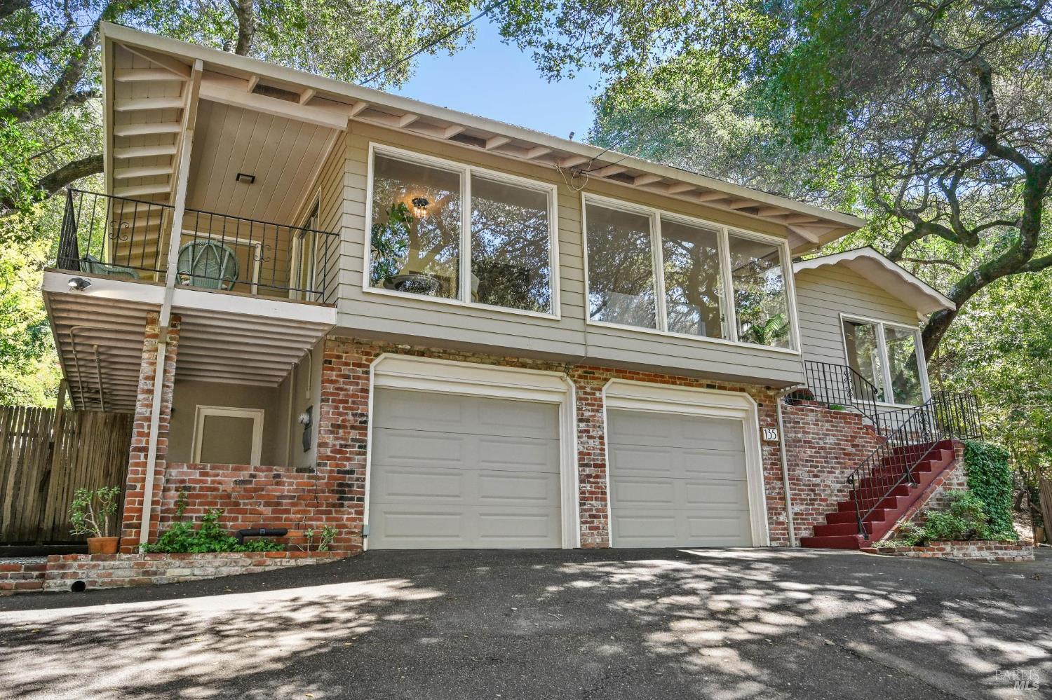 Detail Gallery Image 2 of 74 For 135 Spring Grove Ave, San Rafael,  CA 94901 - 6 Beds | 5/2 Baths