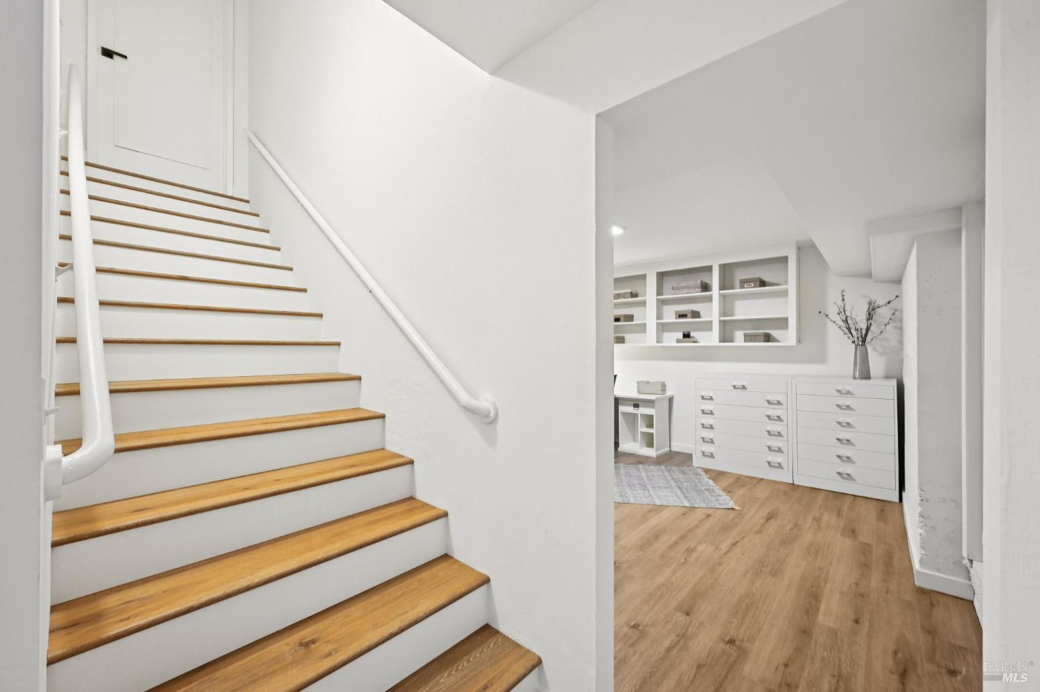 Detail Gallery Image 33 of 74 For 135 Spring Grove Ave, San Rafael,  CA 94901 - 6 Beds | 5/2 Baths