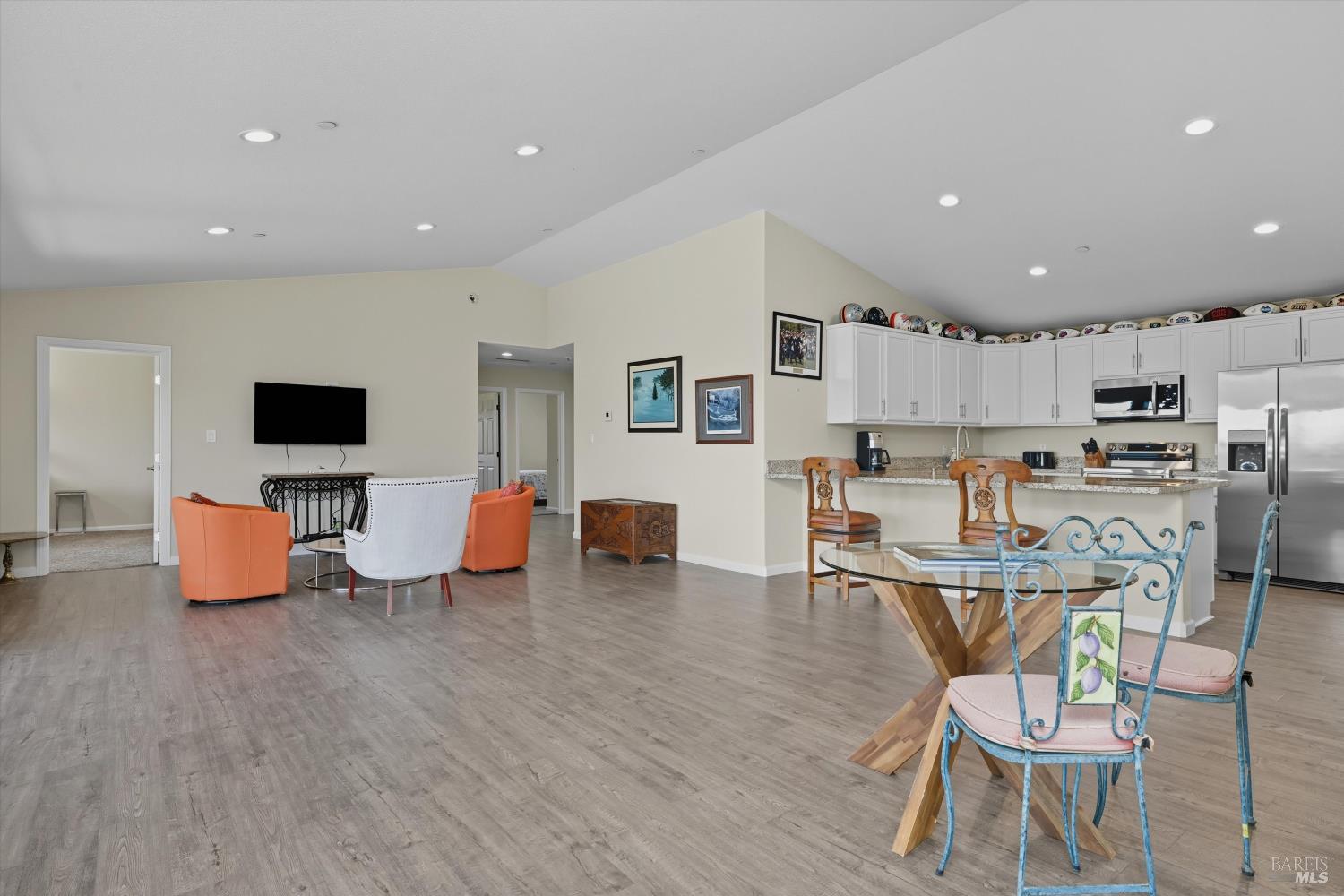 Detail Gallery Image 5 of 40 For 9781 Venturi Dr, Cobb,  CA 95426 - 4 Beds | 2/1 Baths