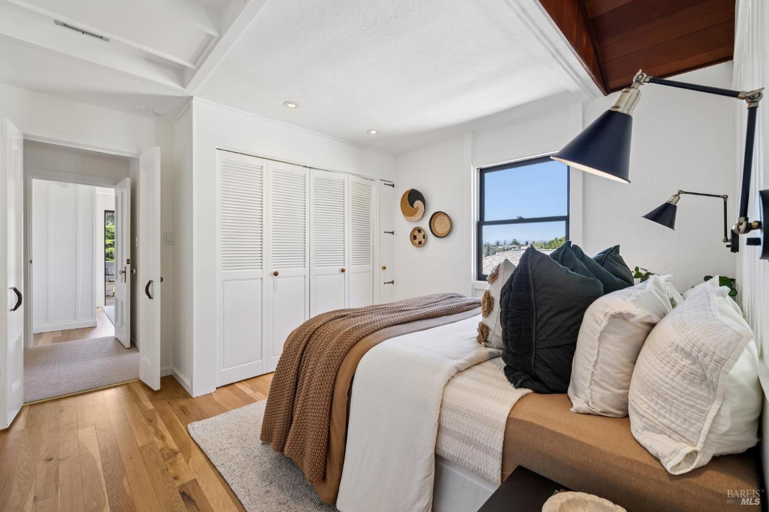 Detail Gallery Image 28 of 43 For 274 Sausalito St, Corte Madera,  CA 94925 - 2 Beds | 1 Baths