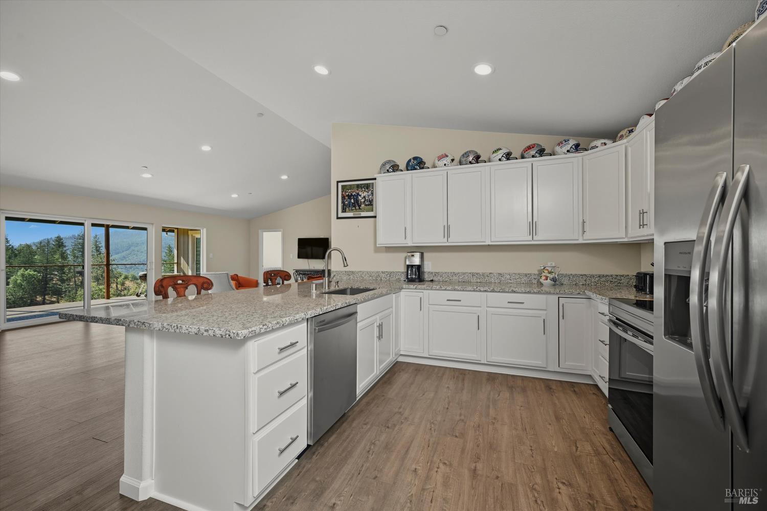 Detail Gallery Image 11 of 40 For 9781 Venturi Dr, Cobb,  CA 95426 - 4 Beds | 2/1 Baths