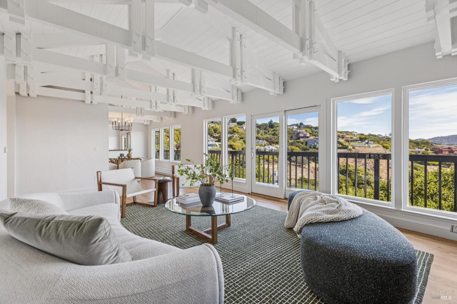 Detail Gallery Image 8 of 51 For 12 Tara View Rd, Belvedere Tiburon,  CA 94920 - 3 Beds | 2/1 Baths
