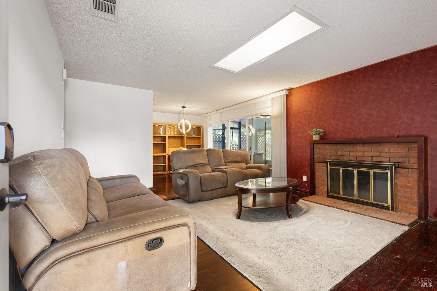 Detail Gallery Image 4 of 24 For 434 Cottonwood St, Vacaville,  CA 95688 - 3 Beds | 1 Baths