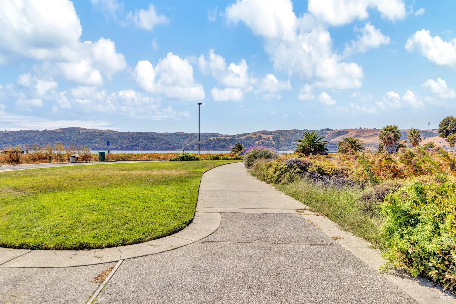 Detail Gallery Image 21 of 23 For 485 E 5th St, Benicia,  CA 94510 - 3 Beds | 2/1 Baths