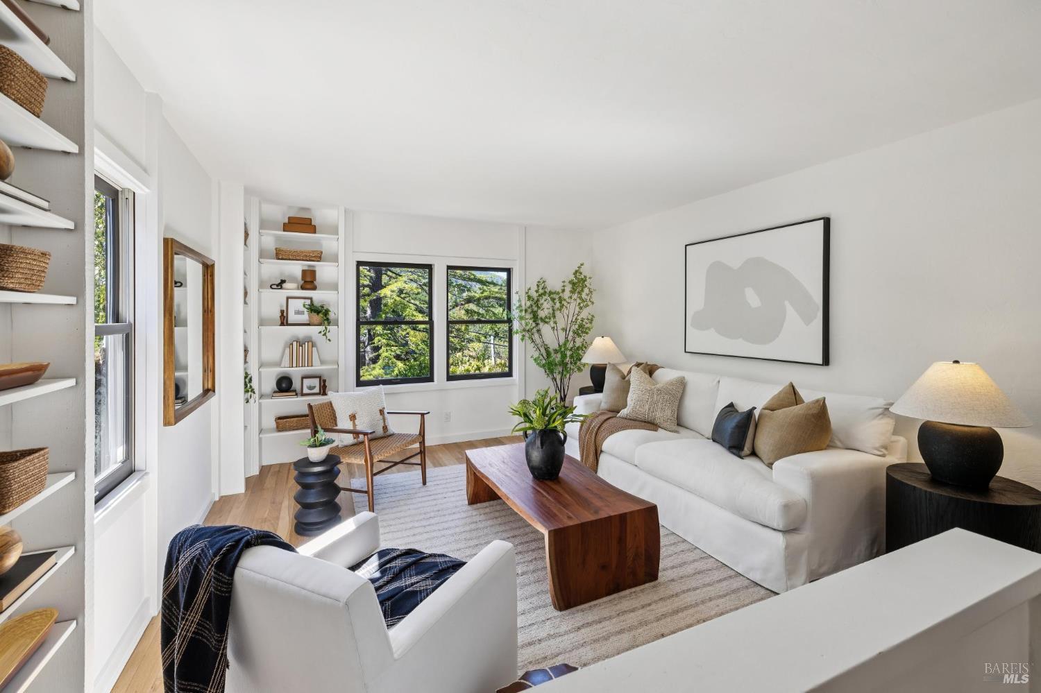 Detail Gallery Image 9 of 43 For 274 Sausalito St, Corte Madera,  CA 94925 - 2 Beds | 1 Baths
