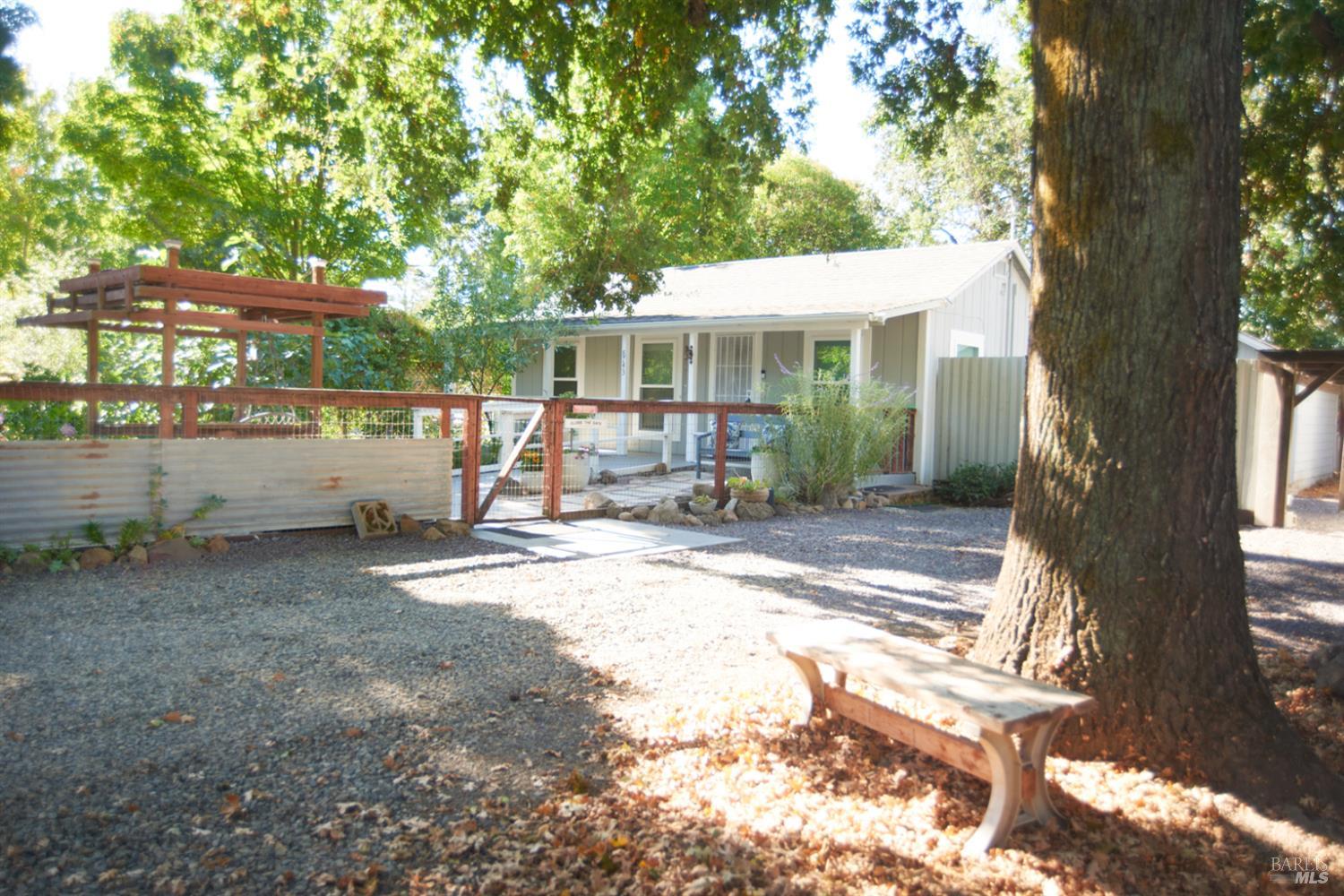 Detail Gallery Image 1 of 40 For 8743 Franklin St, Windsor,  CA 95492 - 1 Beds | 1 Baths