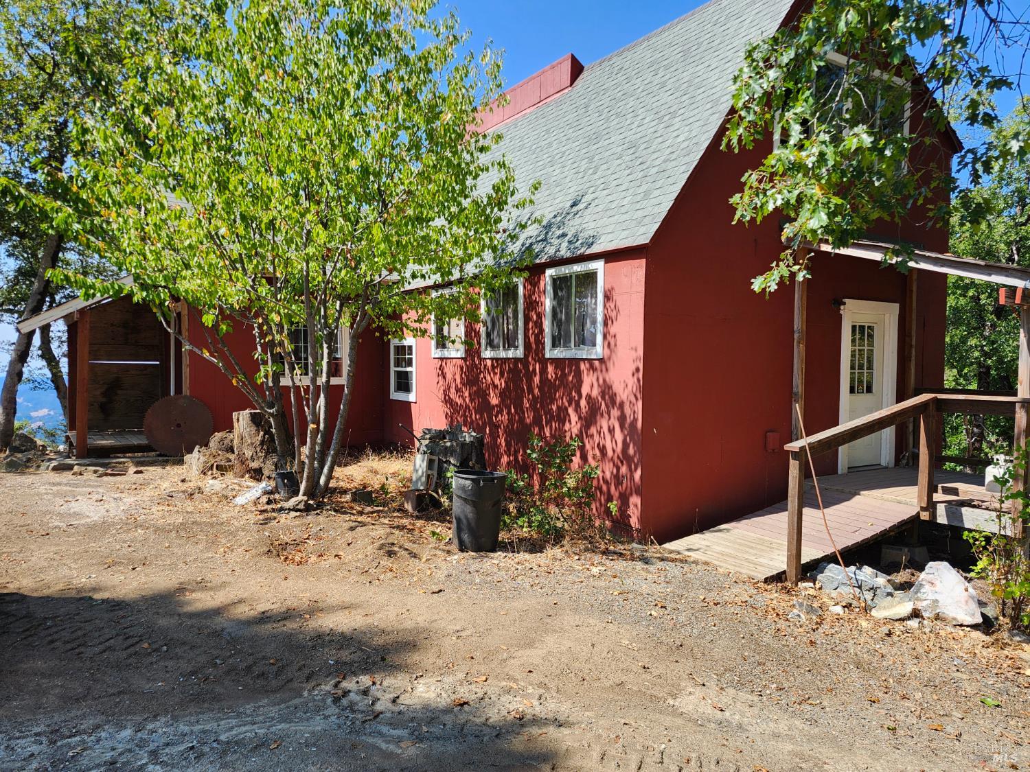Detail Gallery Image 2 of 15 For 5635 Iron Peak Rd, Laytonville,  CA 95454 - 1 Beds | 1 Baths