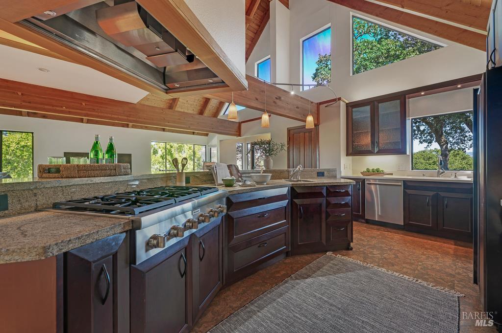 Detail Gallery Image 9 of 48 For 6417 Timber Springs Ct, Santa Rosa,  CA 95409 - 3 Beds | 2/2 Baths