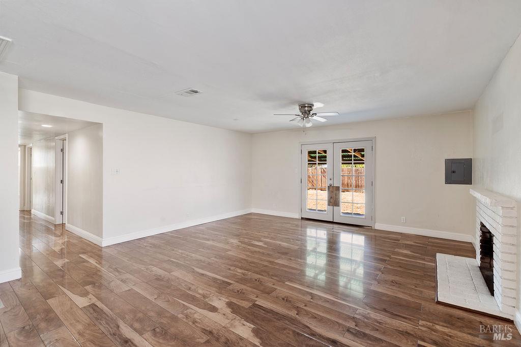 Detail Gallery Image 5 of 36 For 9 Falcon Dr, Vallejo,  CA 94589 - 4 Beds | 2 Baths