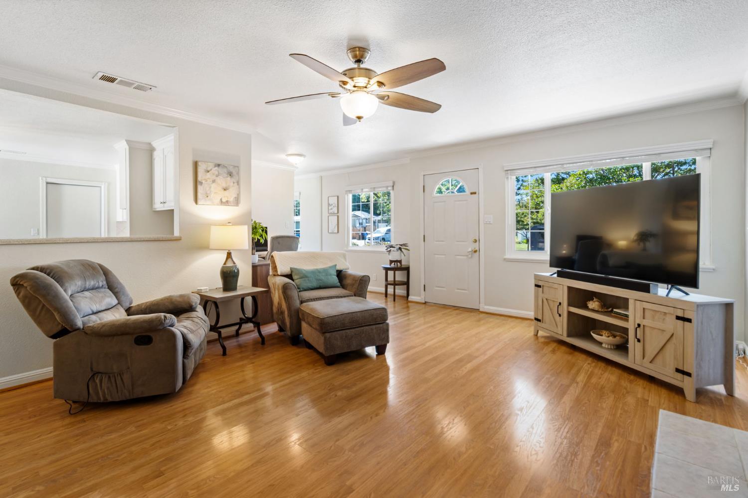 Detail Gallery Image 5 of 27 For 3122 Piedmont Ave, Napa,  CA 94558 - 3 Beds | 2 Baths