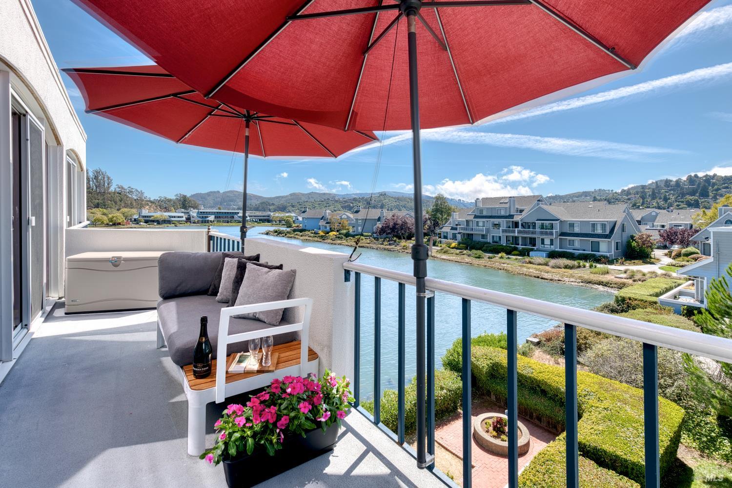 Detail Gallery Image 2 of 35 For 5331 Shelter Bay Ave, Mill Valley,  CA 94941 - 2 Beds | 2 Baths