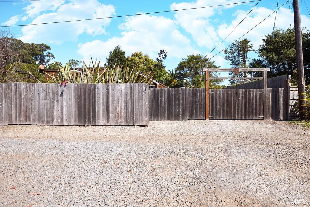 Detail Gallery Image 51 of 56 For 130 Juniper Rd, Bolinas,  CA 94924 - 2 Beds | 1/1 Baths