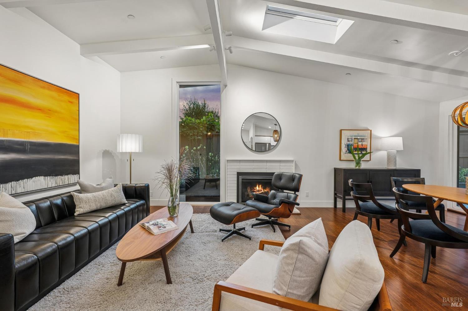 Detail Gallery Image 2 of 48 For 576 Wakerobin Ln, San Rafael,  CA 94903 - 3 Beds | 2 Baths
