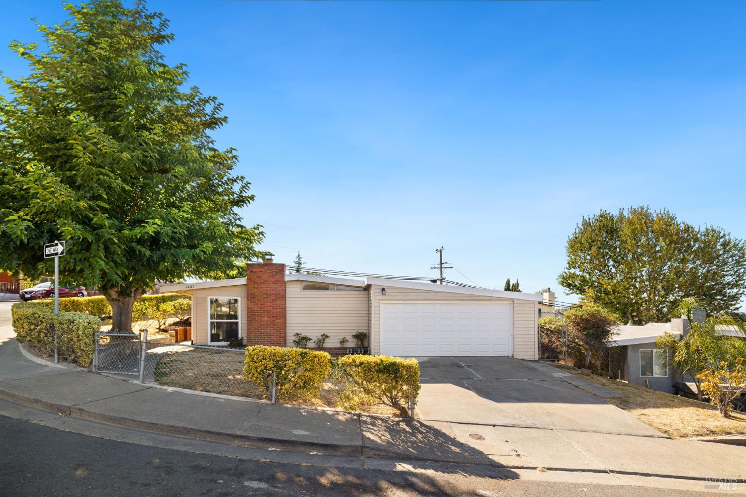 Detail Gallery Image 2 of 42 For 1401 Coronel Ave, Vallejo,  CA 94591 - 3 Beds | 2 Baths
