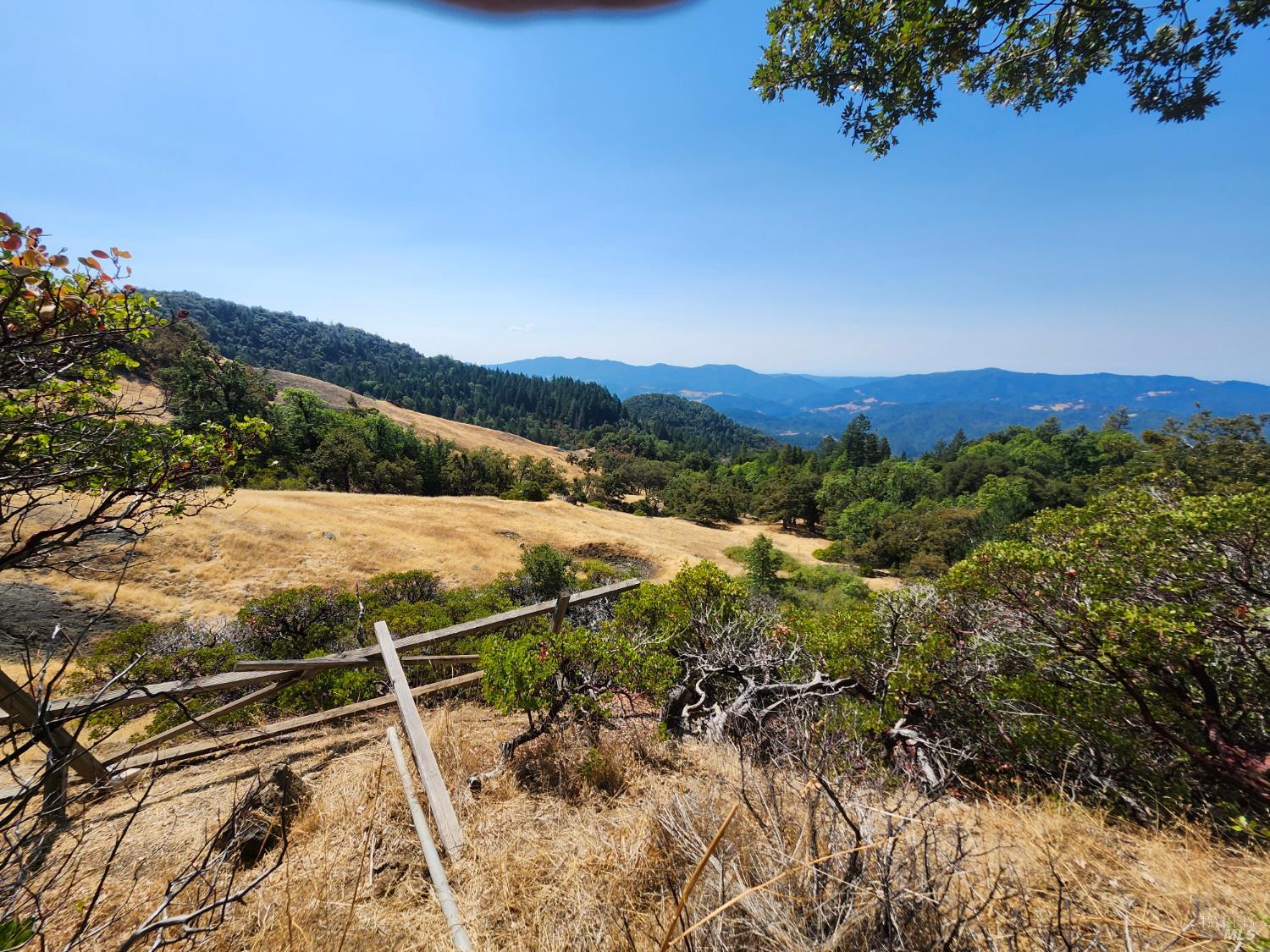 Detail Gallery Image 6 of 15 For 5635 Iron Peak Rd, Laytonville,  CA 95454 - 1 Beds | 1 Baths