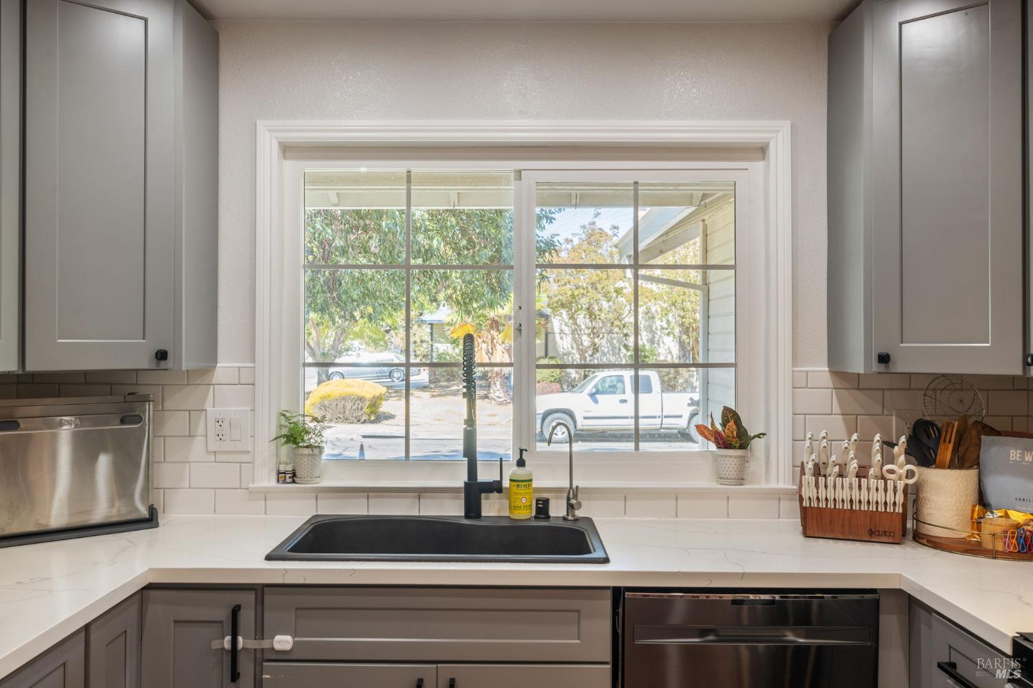 Detail Gallery Image 15 of 47 For 1201 Deanza Ct, Suisun City,  CA 94585 - 3 Beds | 2 Baths