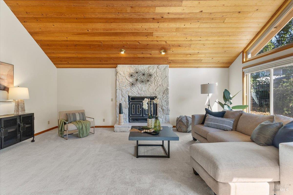 Detail Gallery Image 16 of 42 For 4604 Morris Ct, Santa Rosa,  CA 95405 - 3 Beds | 2/1 Baths