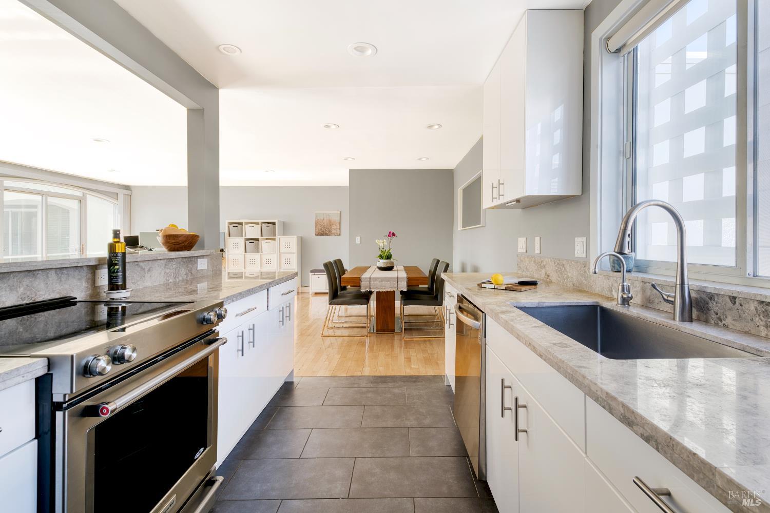 Detail Gallery Image 13 of 35 For 5331 Shelter Bay Ave, Mill Valley,  CA 94941 - 2 Beds | 2 Baths