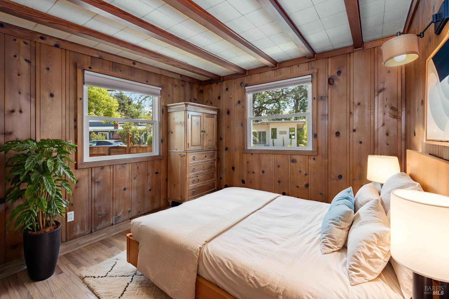 Detail Gallery Image 4 of 30 For 325 Lomitas Ln, Santa Rosa,  CA 95404 - 2 Beds | 1 Baths