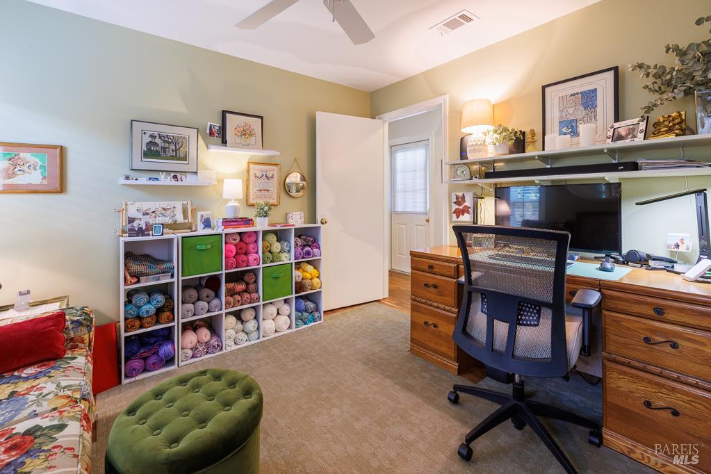 Detail Gallery Image 37 of 37 For 428 Tall Oaks Ln, Other City,  CA 75081 - 2 Beds | 2 Baths