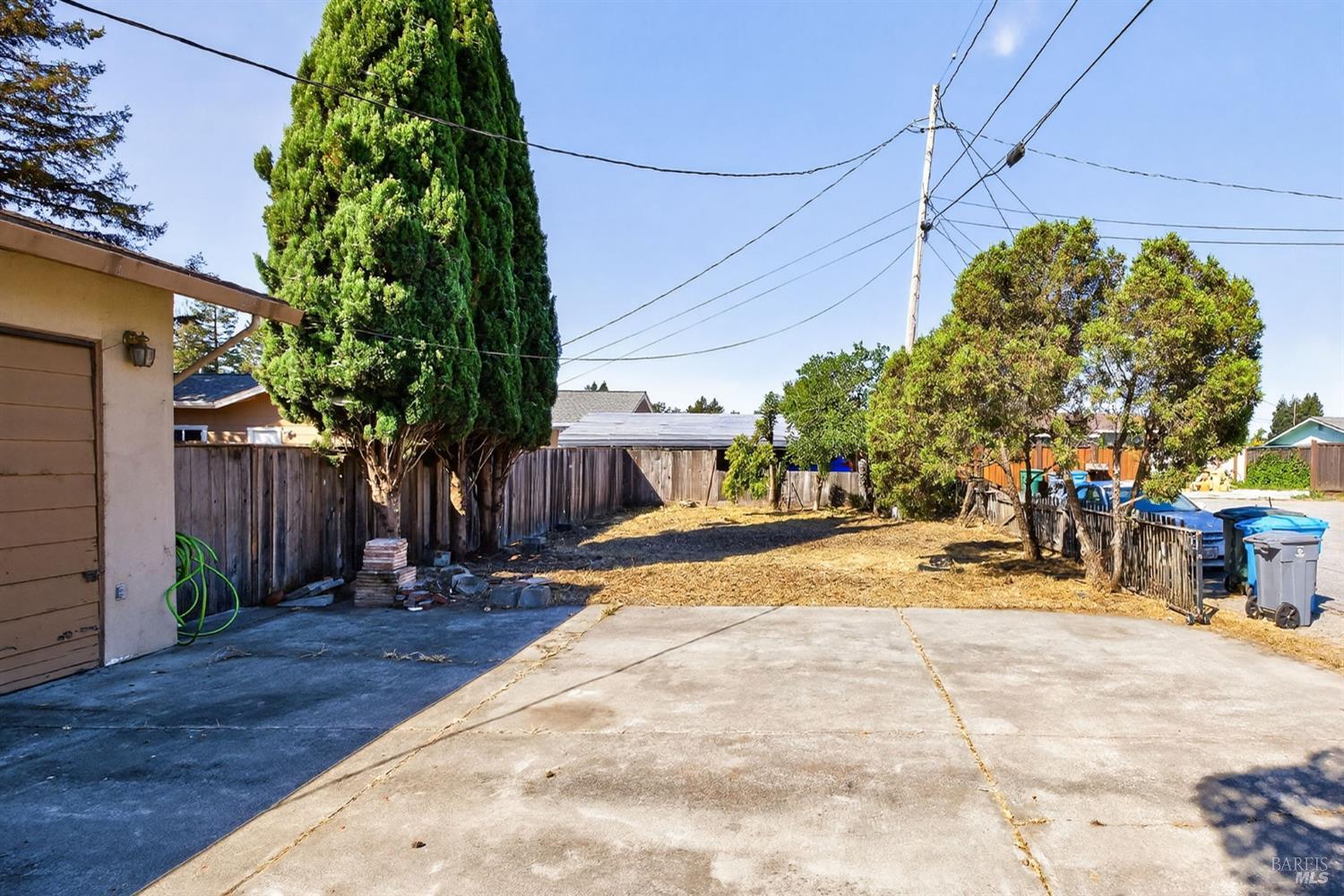 Detail Gallery Image 5 of 41 For 192 Winston Dr, Santa Rosa,  CA 95407 - 3 Beds | 1/1 Baths