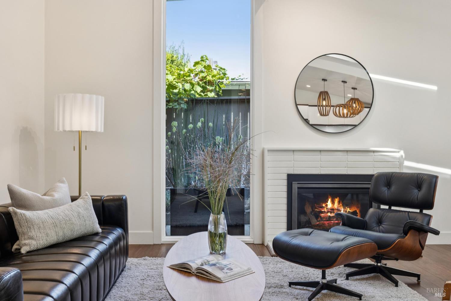 Detail Gallery Image 13 of 48 For 576 Wakerobin Ln, San Rafael,  CA 94903 - 3 Beds | 2 Baths