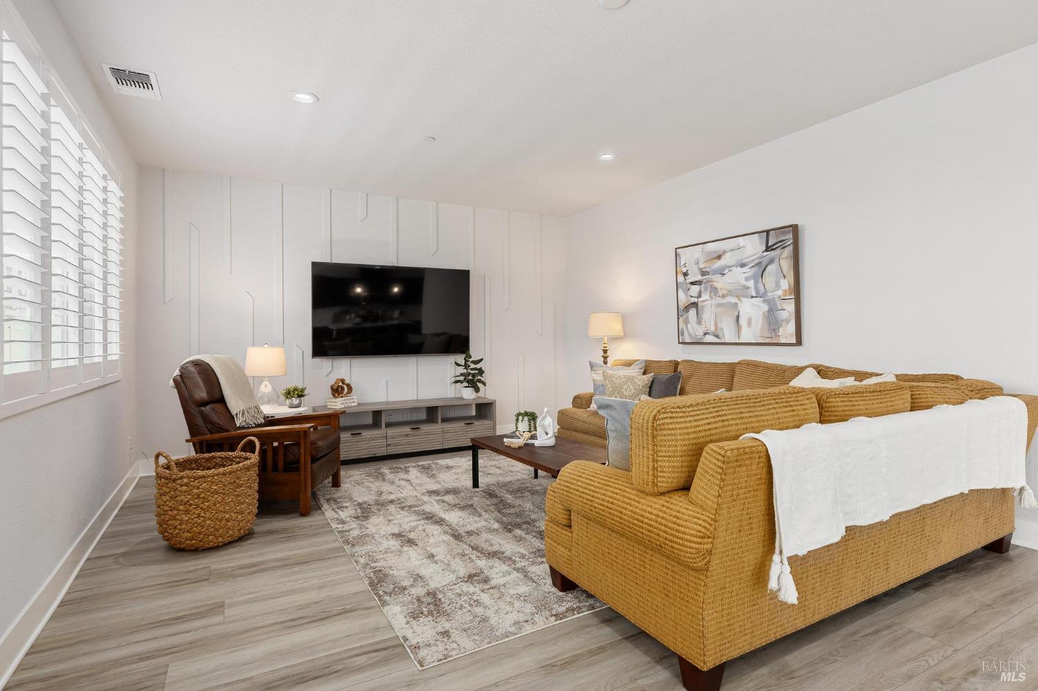 Detail Gallery Image 15 of 49 For 816 Cosmos Dr, Vacaville,  CA 95687 - 3 Beds | 2/1 Baths