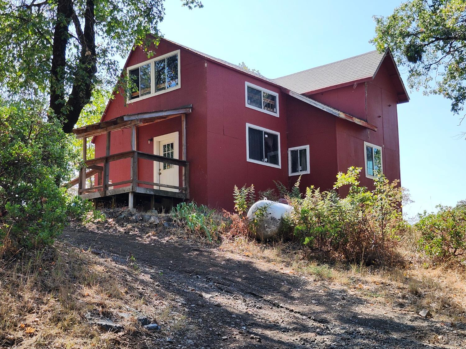 Detail Gallery Image 1 of 15 For 5635 Iron Peak Rd, Laytonville,  CA 95454 - 1 Beds | 1 Baths