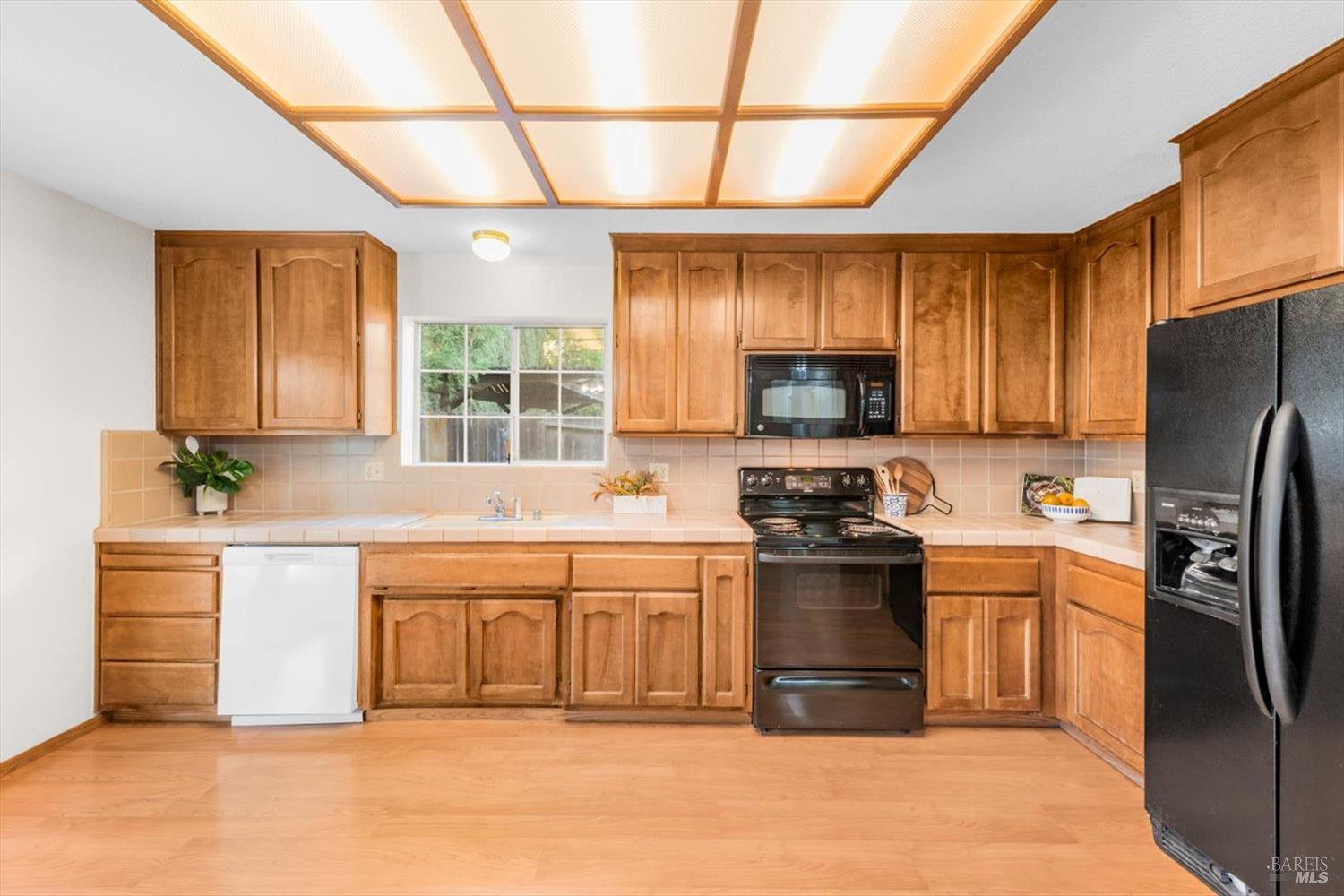Detail Gallery Image 13 of 54 For 1015 Mason Ct, Dixon,  CA 95620 - 3 Beds | 2 Baths